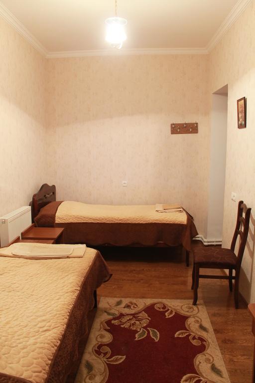Nona Guest House Shilda Exterior foto